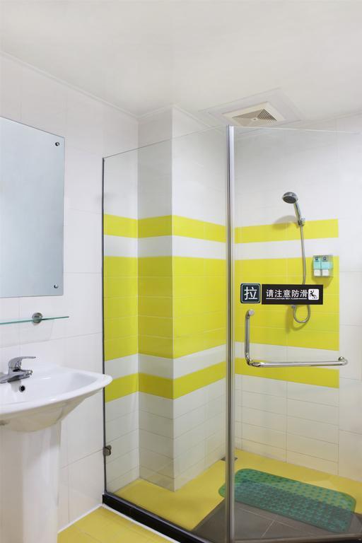 7Days Inn Qingdao Wusi Square Middle Xianggang Road Chambre photo